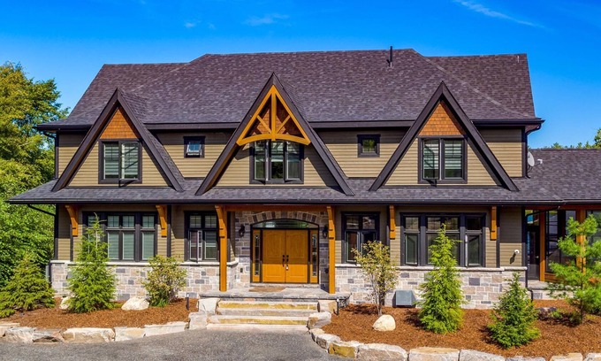 Pointe au Baril Cabaña | Glamorous Lakefront home in Pointe au Baril 6 Bed | 4 Bath | Hot Tub
