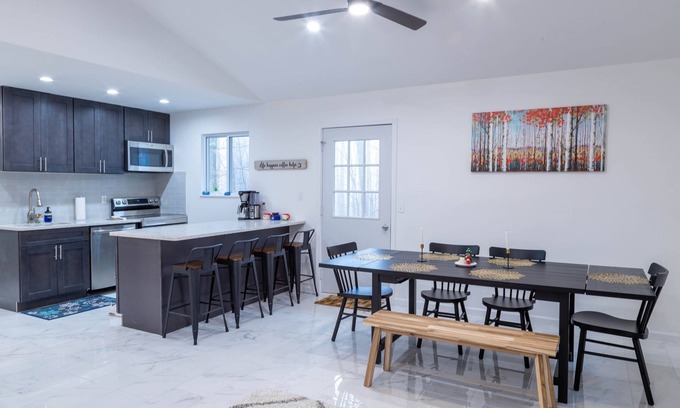 Gouldsboro Casa | Glamorous Renovated 4bd Pocono House w/Game Room✔✔