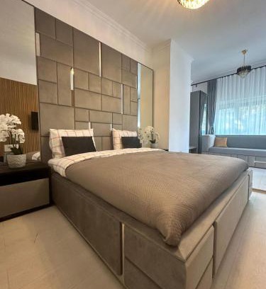 Braila Apartamento | Glamorous Two