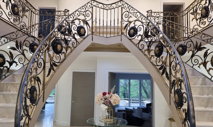Bremhill Casa | Glamorous Wiltshire Home and Beautiful Garden - 10 Bedrooms