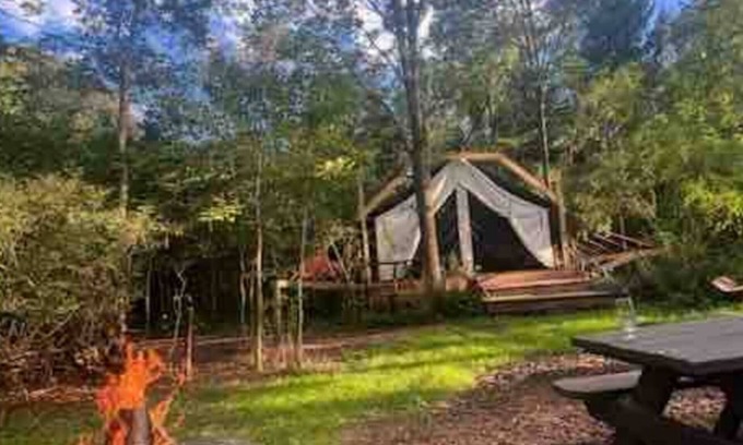 Trumansburg Alquiler De RV | Glamping at CrowNestFarm! Private tent/Communal Bathroom. Dog Welcome