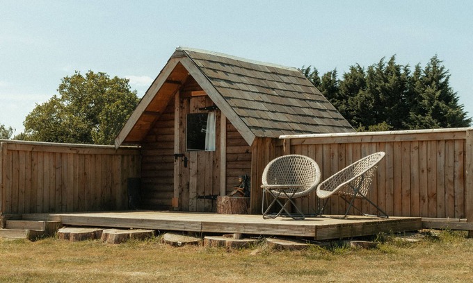 Chippenham Cabina | Glamping at the Retreat Wiltshire is rural bliss
