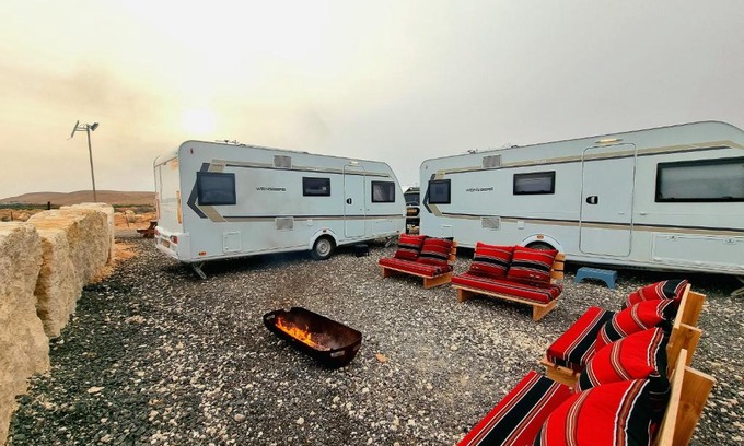 Mitzpe Ramon Otro | Glamping Caravans At The Farm! - גלמפינג קרוואנים בחווה