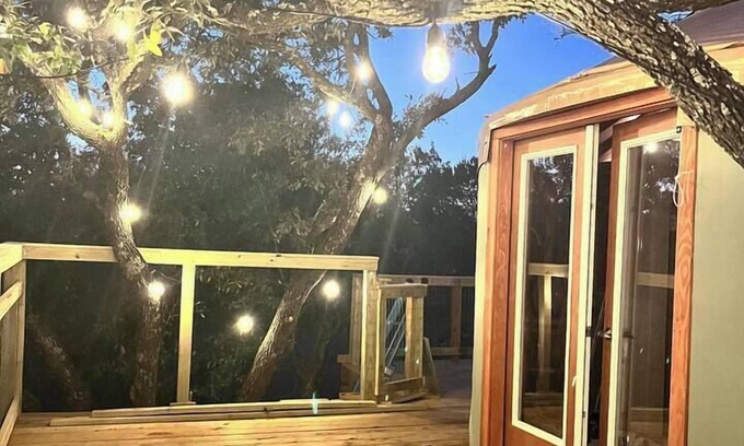 Gatesville Cabina | Disconnect to Reconnect: Hill Country Yurt Escape, Rustic Hill Country Glamping
