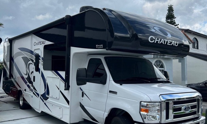 Hialeah Gardens Casa | Glamping for your Family