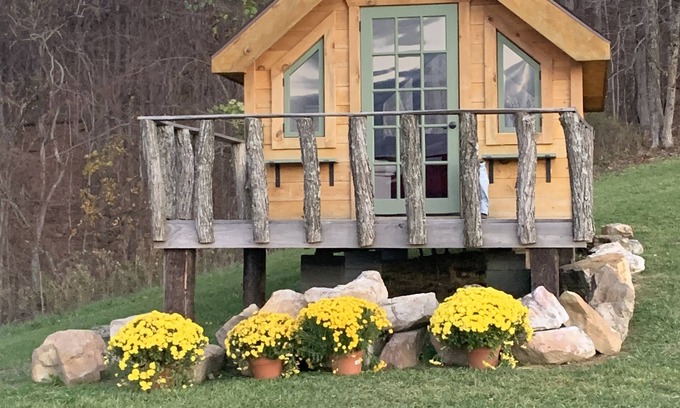 Covington Cabina | Glamping in the Tiny House with a Huge View