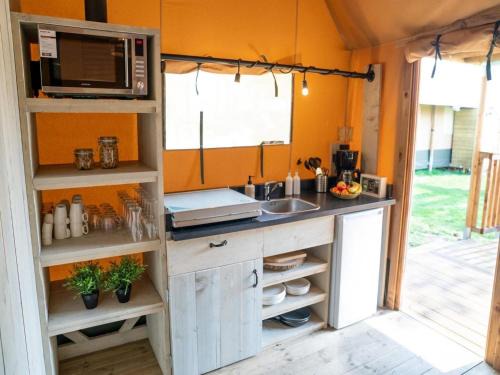 Lathum Otro | Glamping Tent by Lake De Rhederlaag, cleaning included