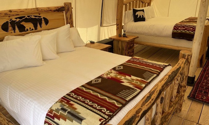 Pray Alquiler De RV | Glamping tent in Paradise Valley only 27 miles from Yellowstone National Park