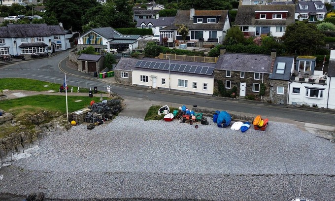 Moelfre Cabaña | Glan Y Don Moelfre - sleeps 6 guests in 3 bedrooms