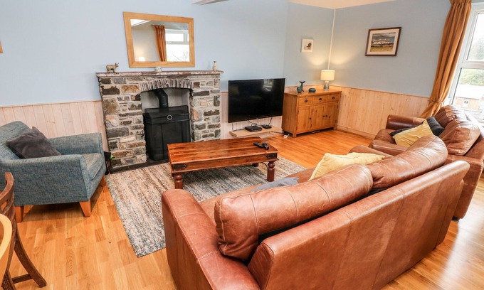 Porthgain Cabaña | GLAN Y MOR, pet friendly, country holiday cottage in St Davids