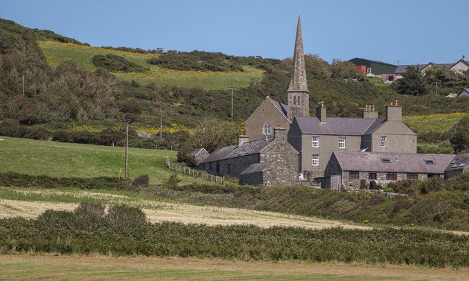 Cylch-Y-Garn Cabaña | GLAN YR AFON, family friendly, country holiday cottage in Llanfaethlu