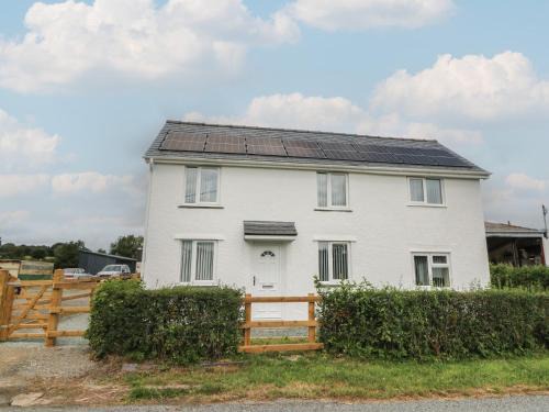 Gwystre Casa | Glandwr House
