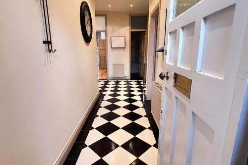 Govan Apartamento | Glasgow City - Large Stylish 2 Bed Flat in Unique Ibrox Location Walking Distance to Subway and Free On-Street Parking