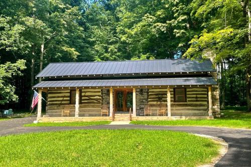Glasgow Casa | Glasgow Getaway with Patio, Fireplace and Grill!