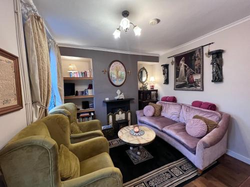 Glastonbury Casa | Glastonbury Rose Cottage