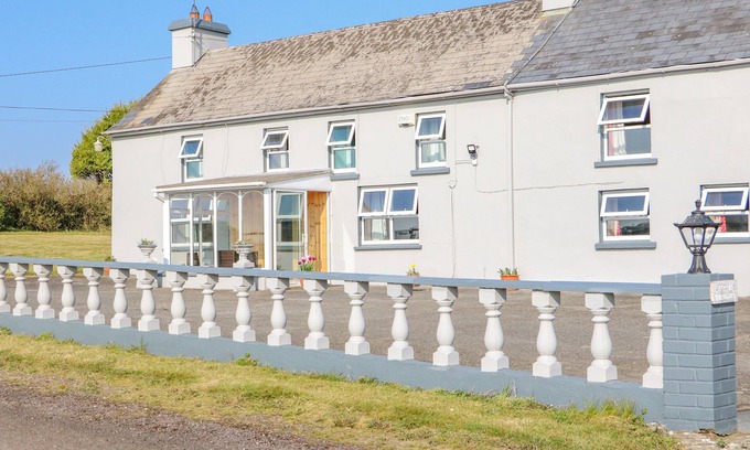 Derry Cabaña | GLEANN GRIANNMHAR, pet friendly in Rosscarbery, County Cork