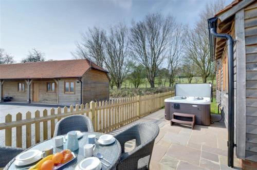 Stone in Oxney Casa | Glebe Cottage