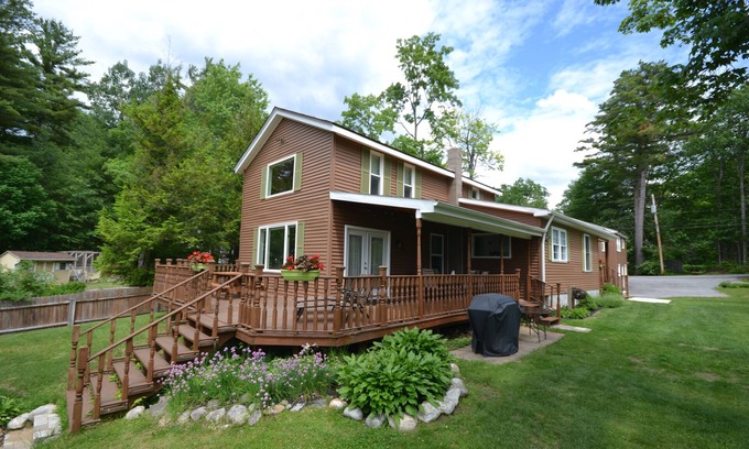 Queensbury Casa | Glen Lake Sunset Escape