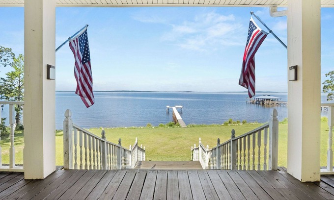Florien Casa | Glen Oaks Lakeside Lodge-Spacious 5-bedroom-Near Pleasure Point-Big Views