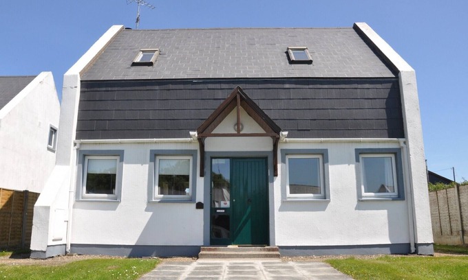Courtown Casa | Glenbeg Point Holiday Homes (No.55)