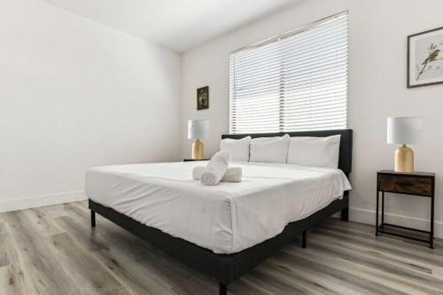 Glendale Sports and Entertainment District Apartamento | Glendale CozySuites - Westgate with pool 10