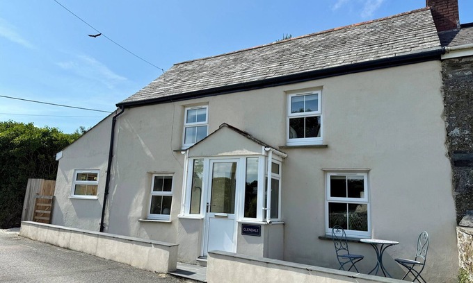 Port Isaac Cabaña | GLENDALE, pet friendly, character holiday cottage in Port Isaac