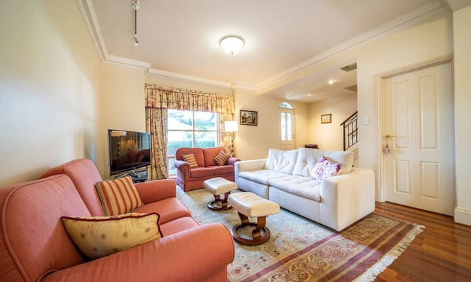 Glenelg Casa | Glenelg Beach Stylish 2 Story Townhouse Sea View