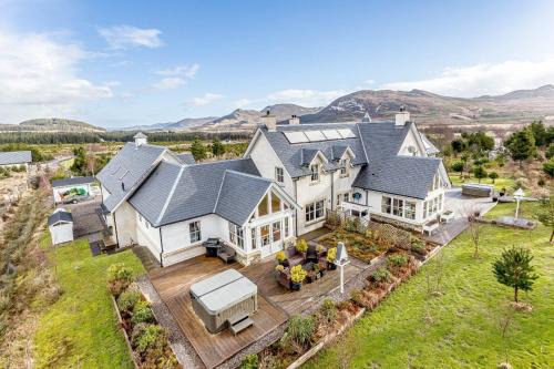 Loch Ness Casa | Glenerrick House - Loch Ness country manor - hot tub and sauna