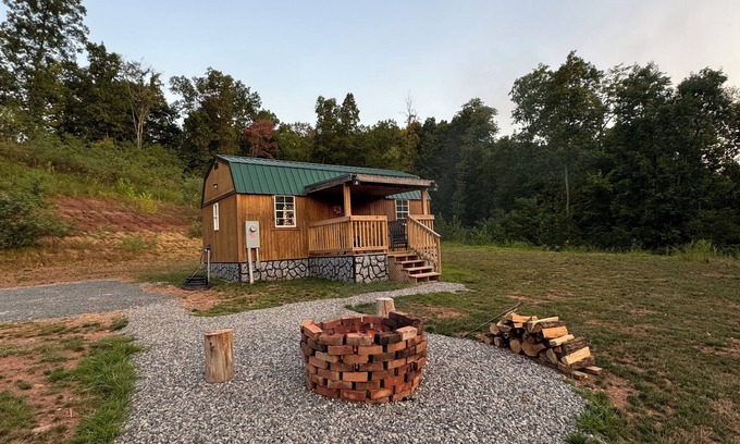 Glenville Cabina | Glenville’s Sunset View