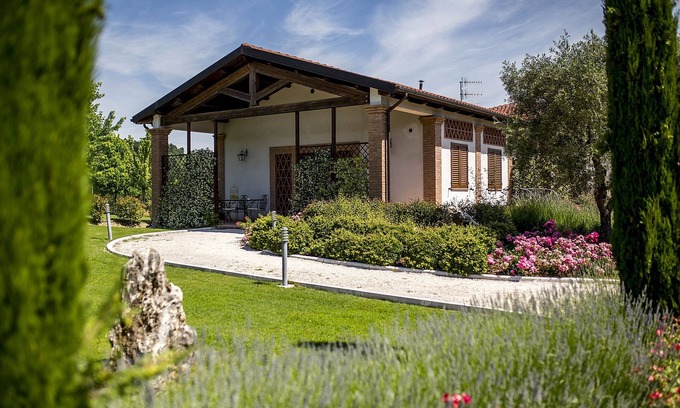 Crocemaroggia Otro | Apartamento Glicine en casa de campo con jardín y piscina