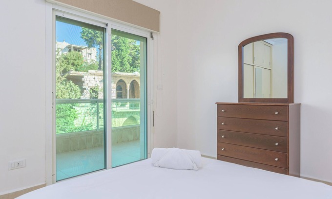 Aley Apartamento | Glint 3-Br Apartment & Balcony in Aley