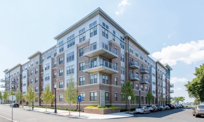 Central-Maverick Square - Paris Street Apartamento | Global Luxury Suites East Boston
