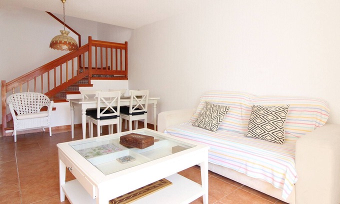 Playa de Almarda Chalet De Esquí | Global Properties: Adosado en la playa con piscina