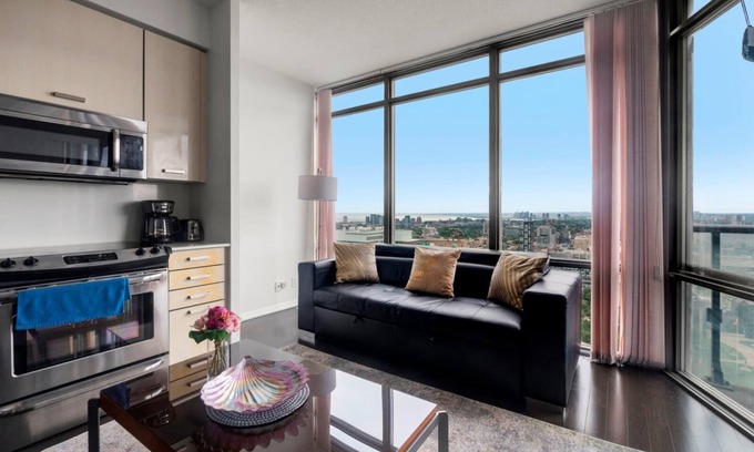 Bay Cloverhill Condominio | GLOBALSTAY. 3 BR Panoramas Lake Ontario