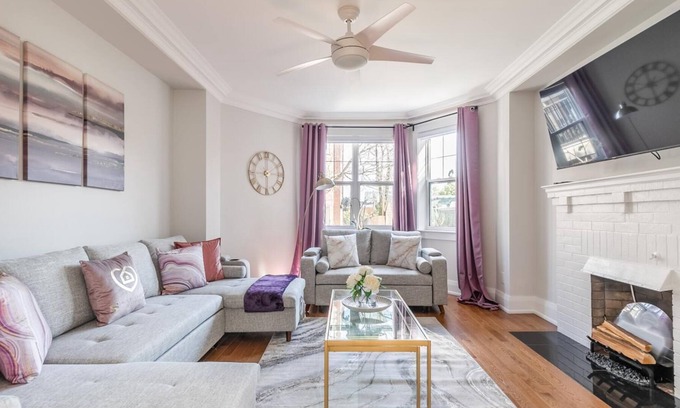 Saint Clair West Village Apartamento | GLOBALSTAY . Spacious 2BR Apartments near Casa Loma