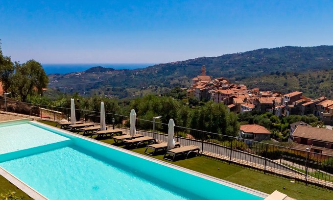 Civezza Apartamento | Gloria del Mare - swimming pool with nice sea view