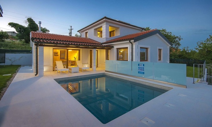 Nova Vas Villa | Gloria Vita - villa con piscina privada y jacuzzi interior