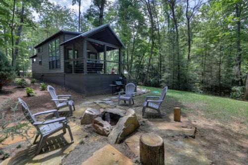 Monteagle Casa | Glorious Cabin with Barbecue and Fire Pit in Monteagle, Tennessee