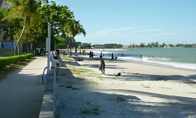 Taman Tanjung Complejo | Glory Beach Resort