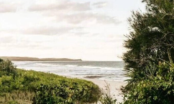 Valla Beach Casa | Glossies Coastal Retreat - Relax and Escape, Pets OK