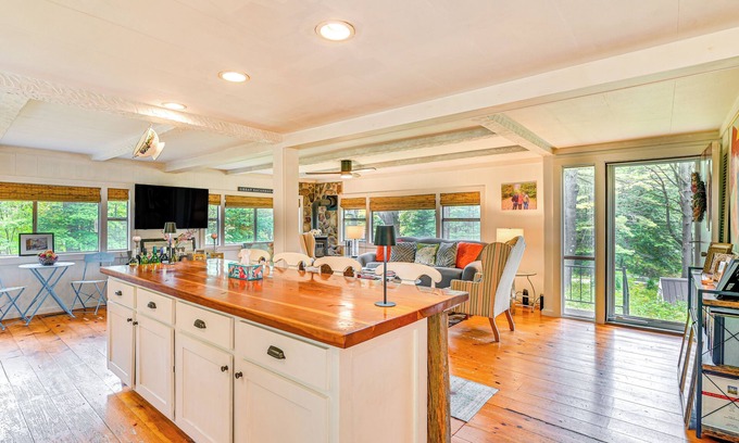 Gloversville Casa | Gloversville Getaway w/ Grill: 5 Mi to Water!