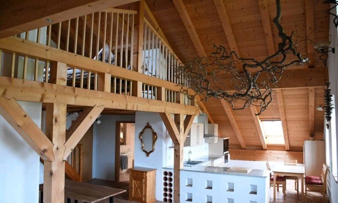 Saaldorf-Surheim Apartamento | Glück vacation apartment, 110 m², with gallery and mountain view