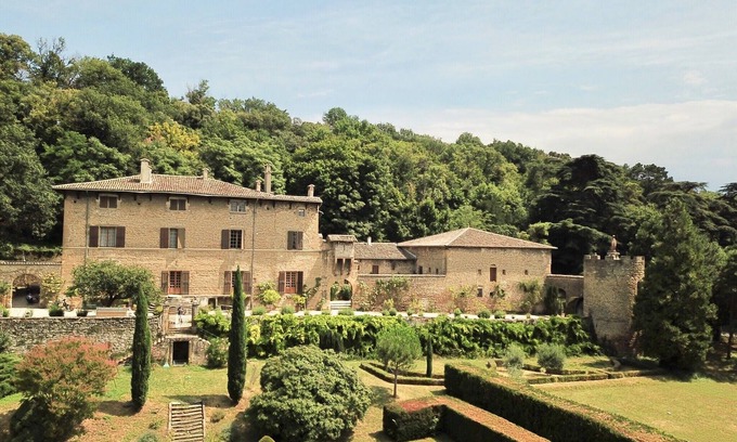 Valence Otro | #GN The Fontlozier castle #GN