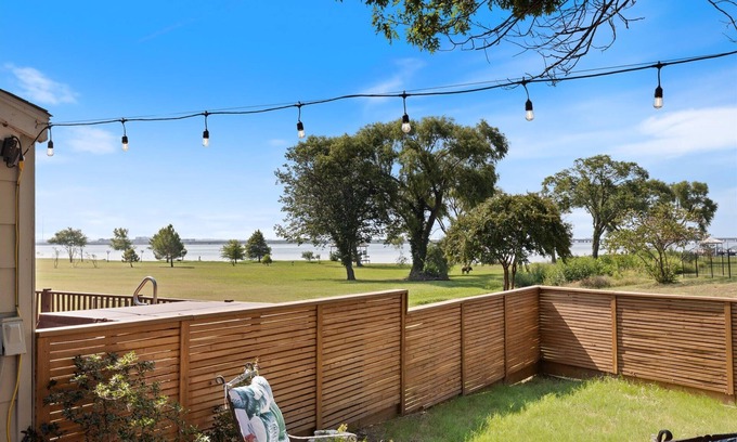 Rowlett Casa | Go jump in the Lake-Ray Hubbard