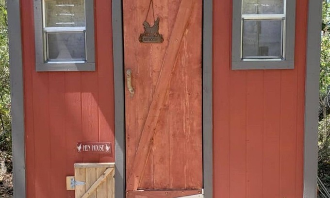 Telogia Cabina | Goat House Farm Stay Little Coop