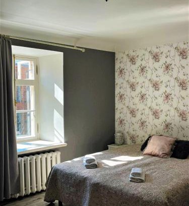 Old Town Hotel | Godart Rooms Guesthouse