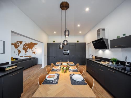 Aue Apartamento | Goethe Palais Suite Anna Amalia l 1-8P l Lift l Parkplatz