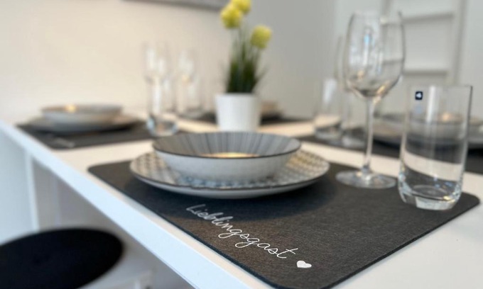 Aue Apartamento | Goethe Palais Suite Charlotte 4P l Lift I ParkplatzI Zentrum I Helios