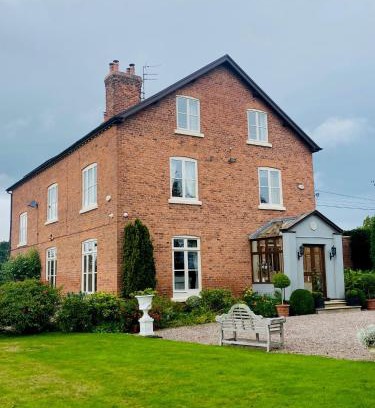 Chester Cama Y Desayuno | Golborne Manor Bed and Breakfast