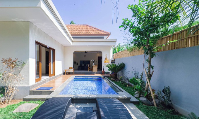Lodtunduh Villa | Gold Fish House Ubud
